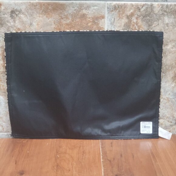 Linens N Things Jaguar Placemat Set of 2 - Picture 2 of 11